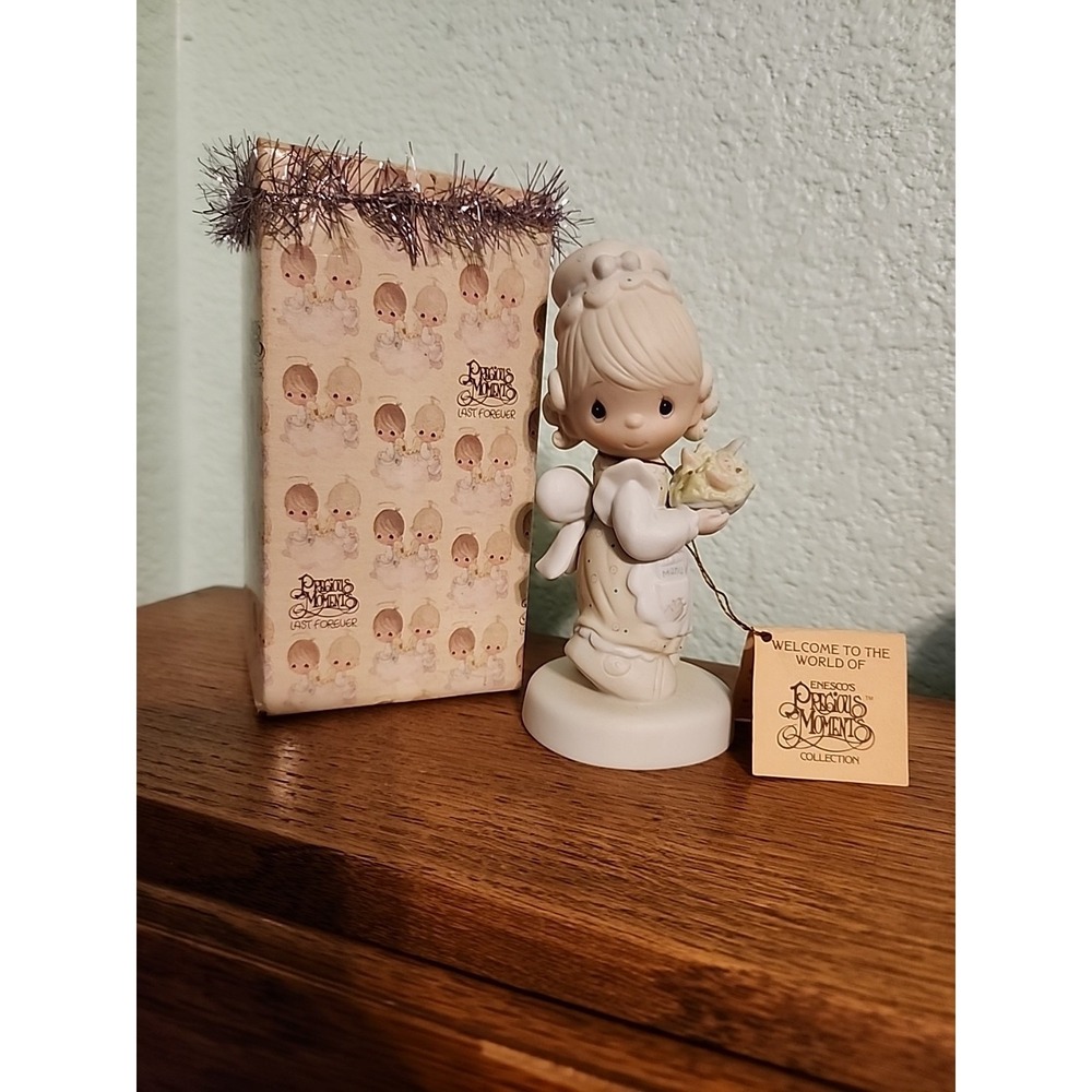 Vtg 81 Enesco Precious Moments There Is‎ Joy In Serving Jesus Figure w/Box E7157